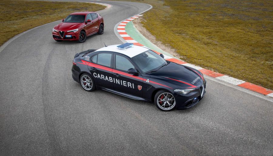  Alfa Romeo Giulia Quadrifoglio Carabinieri (952) 2016 года  (фото 4 из 14)